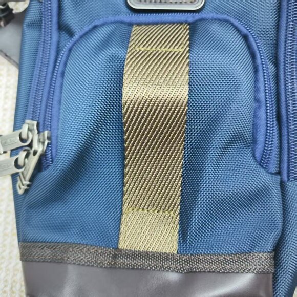 SEALED TUMI Alpha Bravo Tactical Sling • URBAN BLUE • Ballistic Nylon - Picture 4 of 5